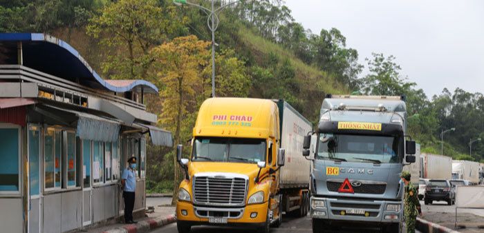 Ùn ứ nông sản tại các cửa khẩu tỉnh Lạng sơn đã vượt quá 1.000 xe