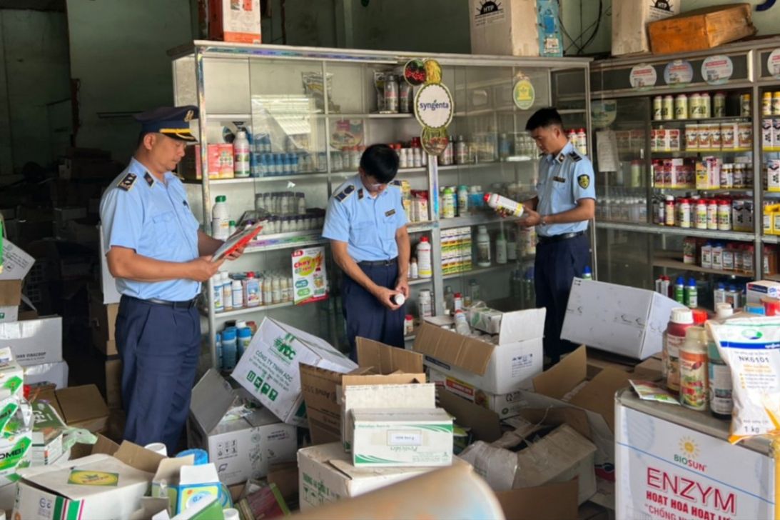 Phạt 25 triệu đồng, tước giấy chứng nhận một công ty thuốc bảo vệ thực vật