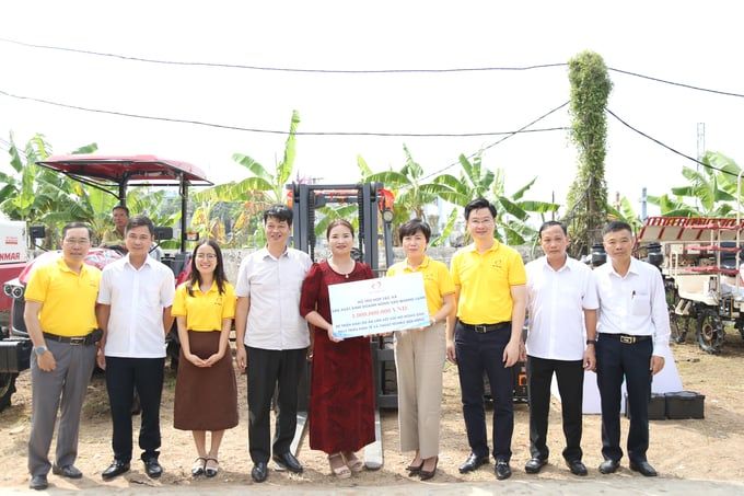 Hỗ trợ vốn vay 1 tỷ đồng giúp hợp tác xã mua máy nông nghiệp