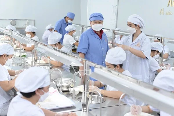 Doanh nghiệp Việt đầu tiên được Trung Quốc chấp thuận nhập khẩu chính ngạch tổ yến