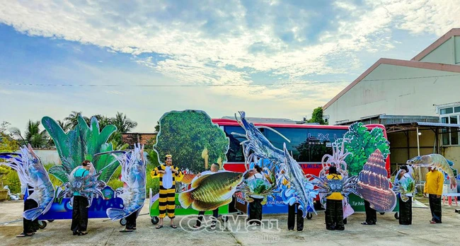 Lần đầu tiên tổ chức Festival tôm Cà Mau 2023, du khách thỏa thích nếm các món ngon từ tôm