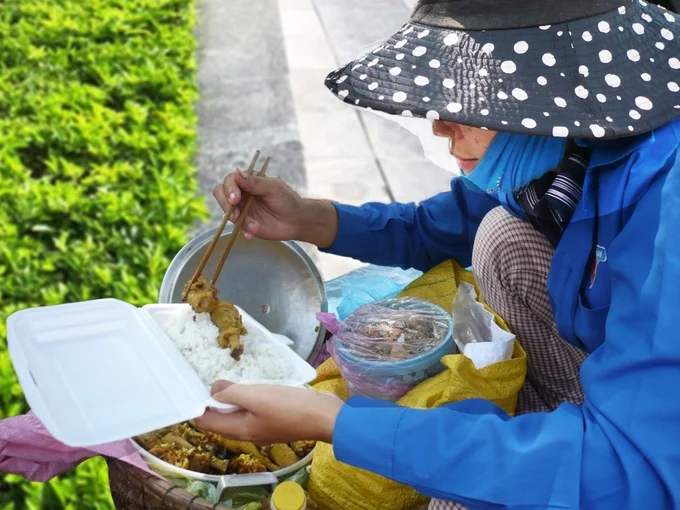 Tìm lại hương vị cho 'cơm gà Lạc Sơn'