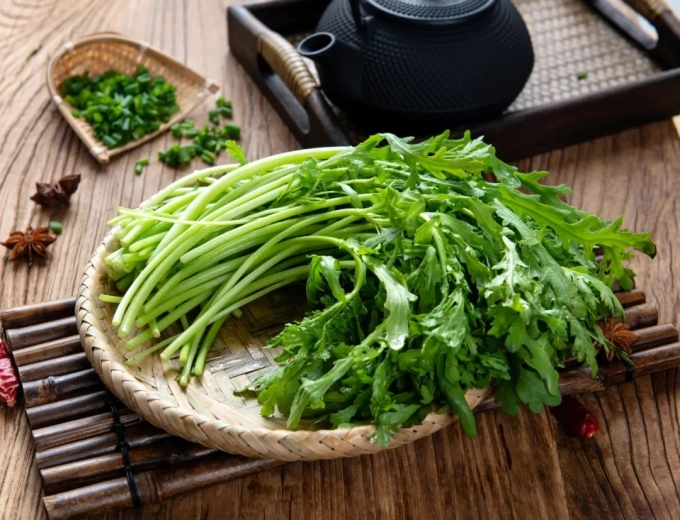 Loại rau cực tốt cho nội tạng, xưa chỉ dùng cho vua chúa, nay mọc đầy trong vườn, giá rất rẻ