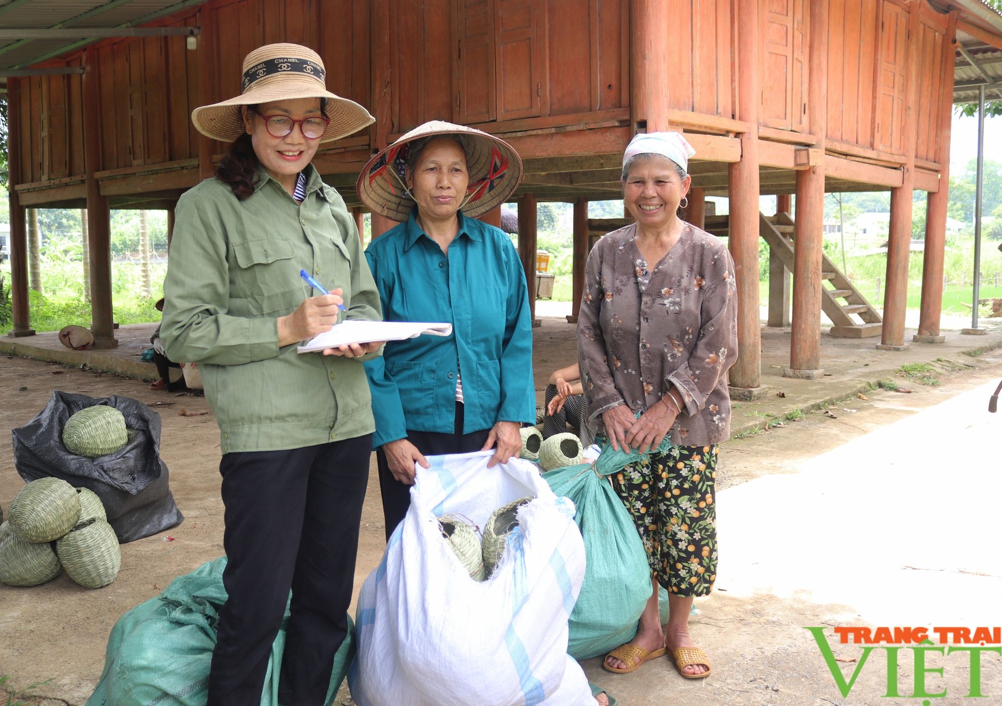 Nông dân Việt Nam xuất sắc 2024 đến từ Hòa Bình, chiến thắng bệnh hiểm nghèo, trở thành chỗ dựa cho hàng trăm nông dân