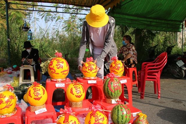 Tại sao giá loại trái cây Tết này tăng bất thường dù sản lượng cũng lớn như thanh long và bán nhiều cho Trung Quốc?